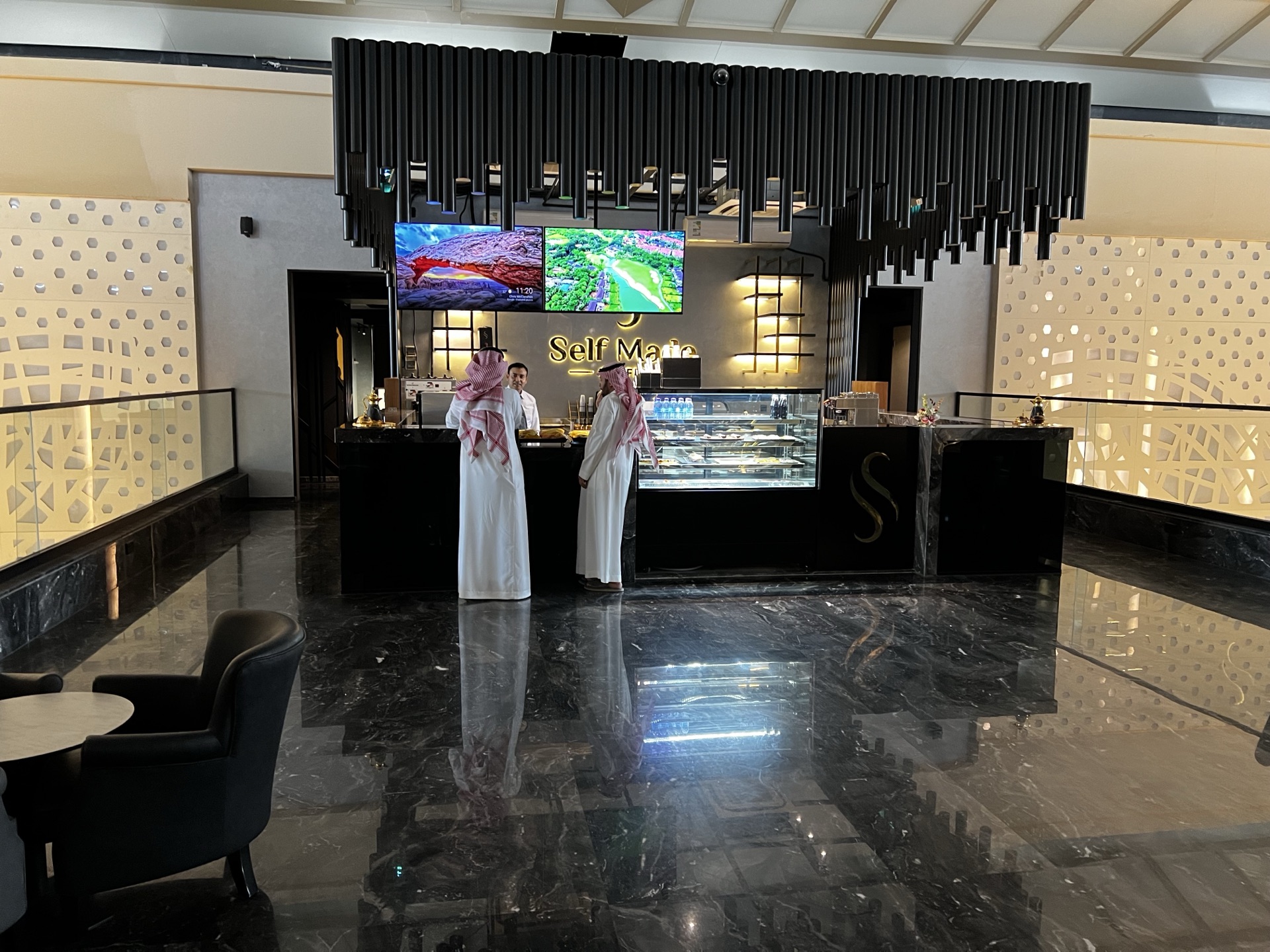 Self-Made Café